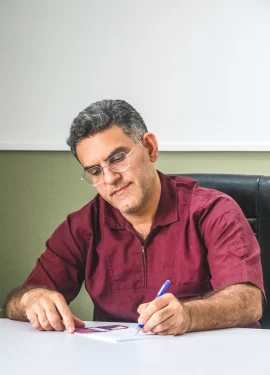 دکتر افشین فرهنگ فلاح، فوق تخصص جراحی پلاستیک در آمل