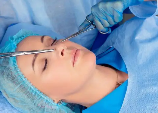 جراحی بینی با پیزوسرجری در آمل: انقلابی در زیبایی و دقت